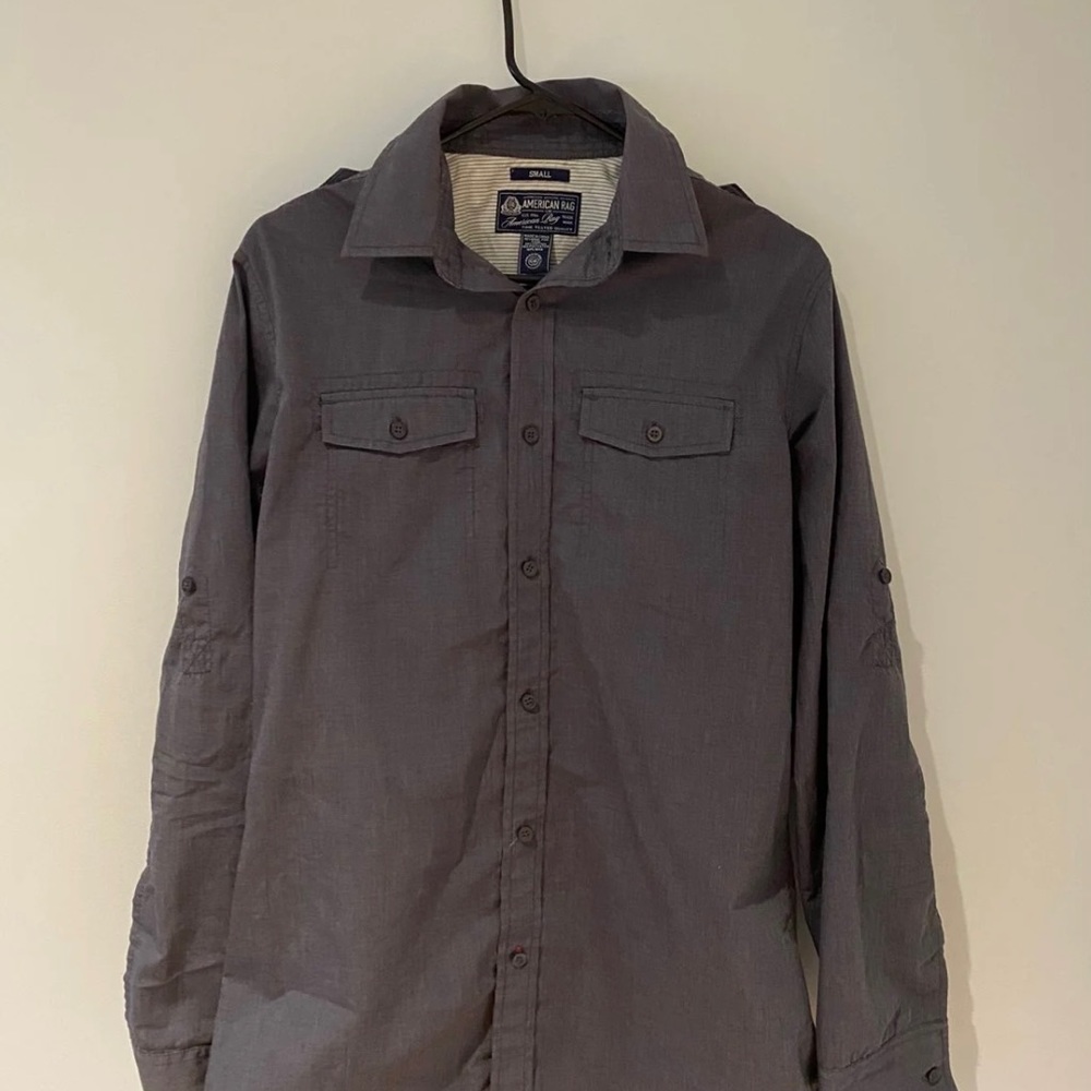 Collared long sleeve shirt